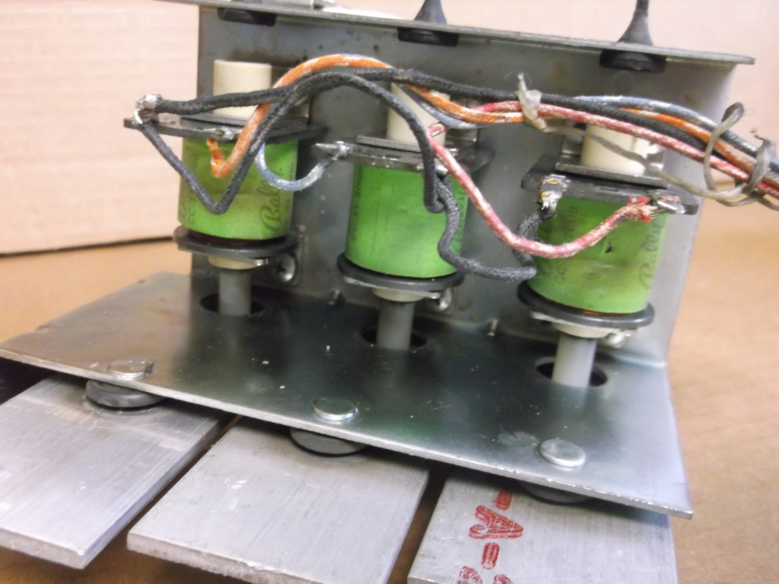 3Tone Chime Assembly Bally with 4Pin Jones Plug CompleteUsed Shop